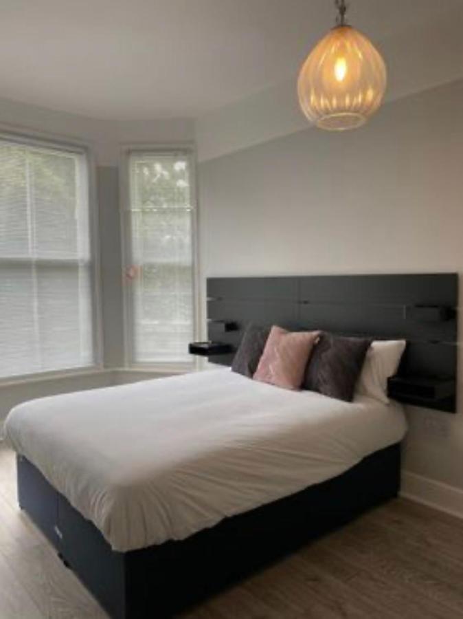 The Hamlet Guest Rooms Фолкстон Екстериор снимка